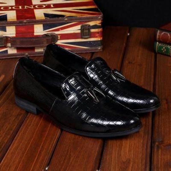 Scarpe eleganti nere da uomo di vendita calda Scarpe da uomo in pelle per il tempo libero per il tempo libero Scarpe basse per scarpe da barca da uomo da ufficio