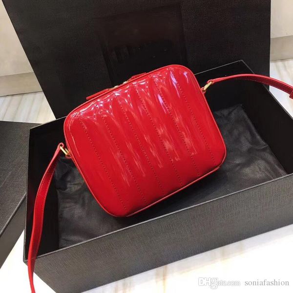 

new style of 2019 fashion woman bag designer brand made of genuine sheep skin and paint leather lady cross body bag ing