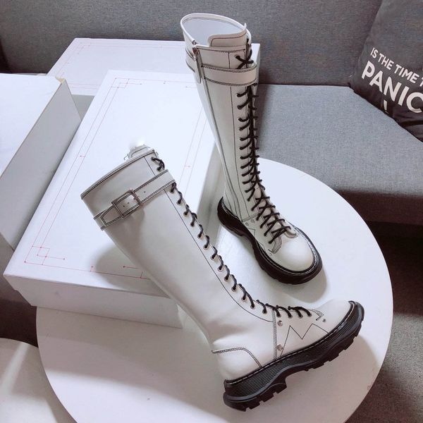 

autumn/winter 2019 latest fashion, martin boots, classic retro motorcycle boots, anti-skid boots, designer boots fashionable and generous, Black