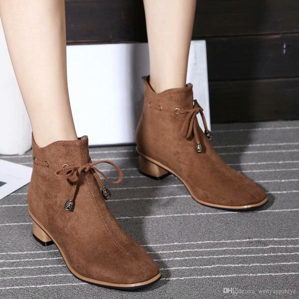 

2019 new net red explosions outdoor wild martin boots thick bottom boots black breathable shoes size 35-39 original packaging, Red;white