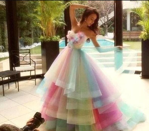 2018 Charming colorido do arco-íris Prom Dresses A Linha querida Alças Prom Vestidos Lace Up Voltar Suave Tulle nupcial vestidos baratos Plus Size