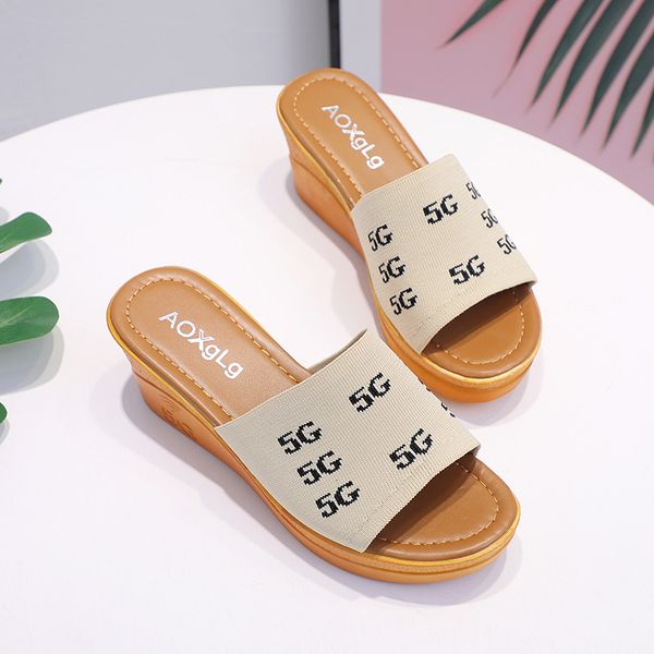 

beach shoes on a wedge slippers flat slipers women flock luxury slides platform heeled mules med sabot 2020 designer heels, Black