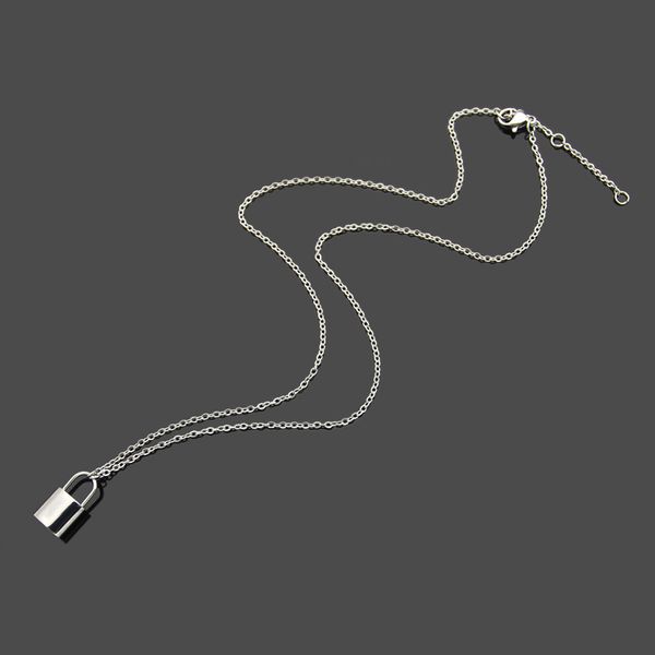 

2020 sell z44 lock shape lucky style necklace pendant lover women factory wholesale 18k gold plated sell jewelry have logo l brand, Silver