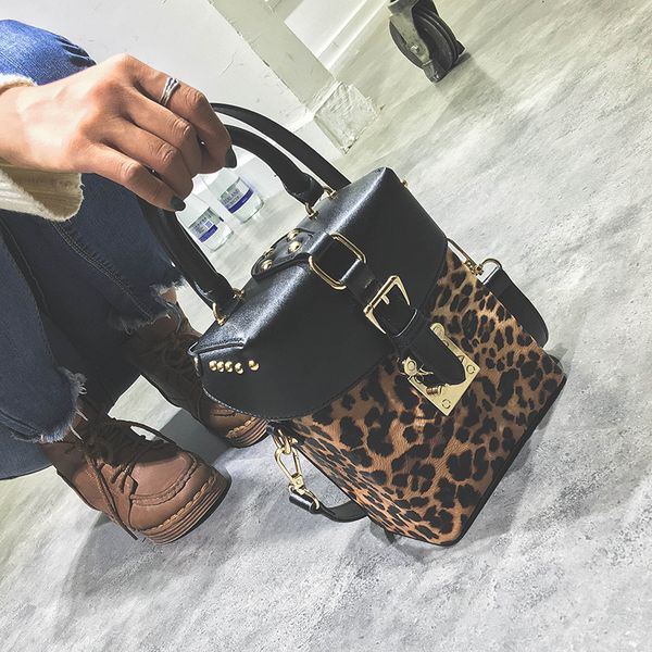 

new oumeifan rivet small box single shoulder oblique bag satchel female portable bag fashion all over