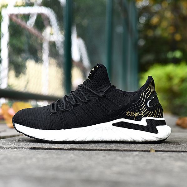 

2020 men designer shoes speed socks trainer black metallic gold wolf grey team red mens women luxury casual sneakers