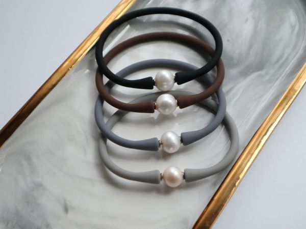 

lily jewelry 9-10mm round freshwatert pearl silicone bracelet casual waterproof for girlfriend boyfriend gift lover's jewelry, Golden;silver