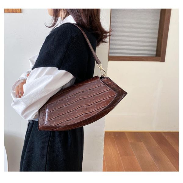 

handbag new 2020 summer baguette female version of fashion commuter shoulder cross-body women's bag