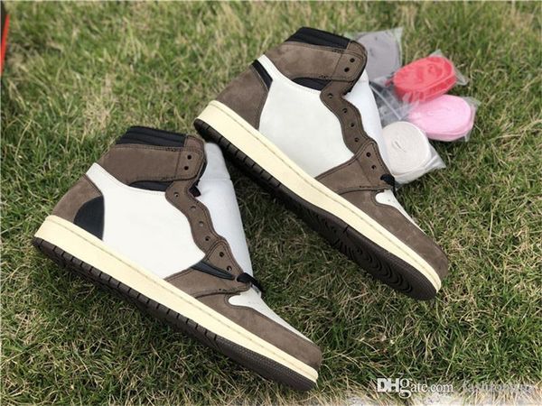 

new release travis scott x air 1s high og ts sp 1 mens low basketball shoes sail dark mocha university outdoor sneakers cd4487-100 us7-13