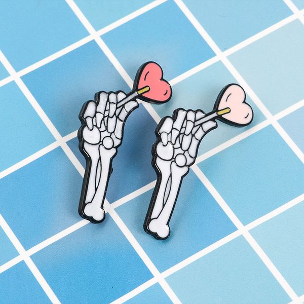 

симпатичный мультфильм черепа сердце металла kawaii эмаль pin badge кнопки брошь рубашка denim jacket сумка декоративные броши для женщин де, Gray
