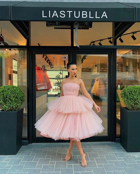 Коктейльные бальные платья Pink Tulle Sweet 16 бальное платье Короткие платья для возвращения на родину Одеяния коктейля Дешевые платья для выпускного вечера Вечерние платья