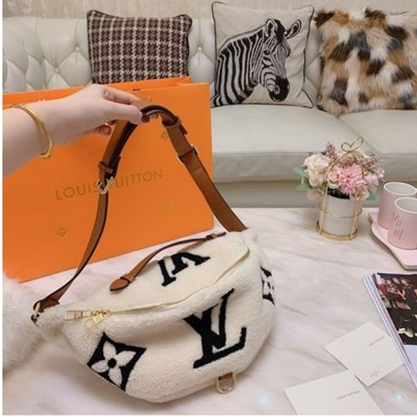 

brand cross body womens luxury shoulder bag mens waist bag fashion fannypack bumbag belt bag 2 colors outdoor q b104362z