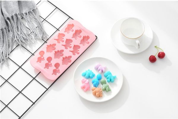 

2019 New 12 Even Dinosaur Mold DIY Chocolate Ice Grid Mold Silicone Cake Mold Baking Tools Cake Decoration Tool 2 Color