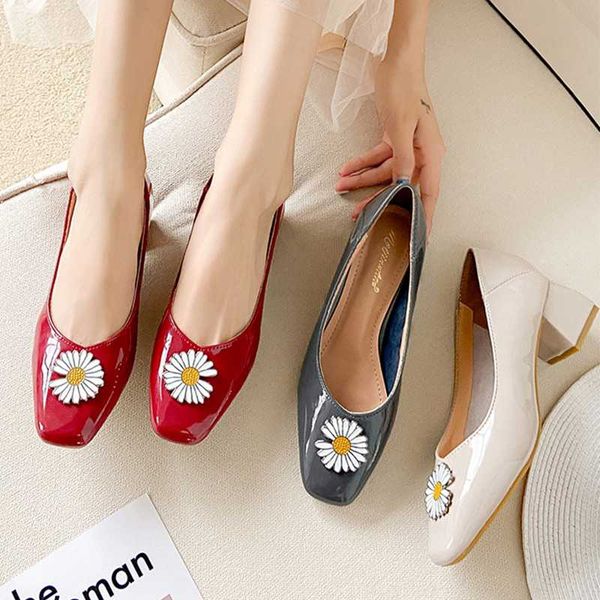 

2020 patent leather daisy square toe shallow women pumps slip on mature mujer bombas sun flower med high heels shoes women 34-43, Black
