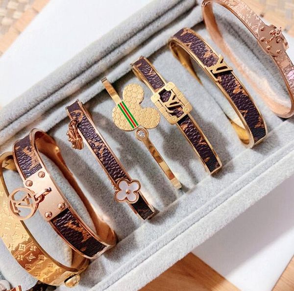 

roman digital titanium steel bracelet lovers bracelet/crown /2020/ lover/woman bracelet men's luxury jewelry, Black