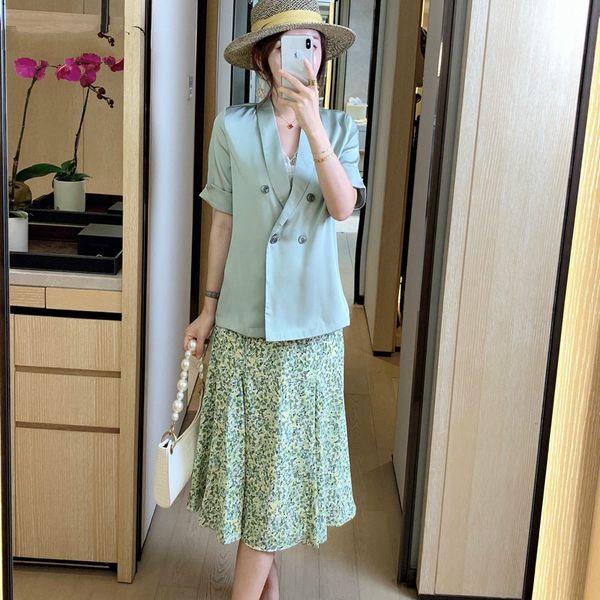 

элегантный офис леди из двух частей наряды лето 2020 новая мода женщины юбка топ наборы с коротким рукавом блейзер и принт юбка костюм, White