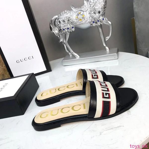

18ss new italy women slides summer luxury designer beach indoor flat f letter shoes brand mens sandals slippers house flip flops with spike
