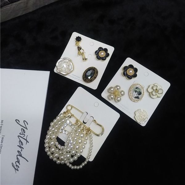 

new design mix styles female pearl tassel brooch jewelry letter 5 pendant botton brooches, Gray
