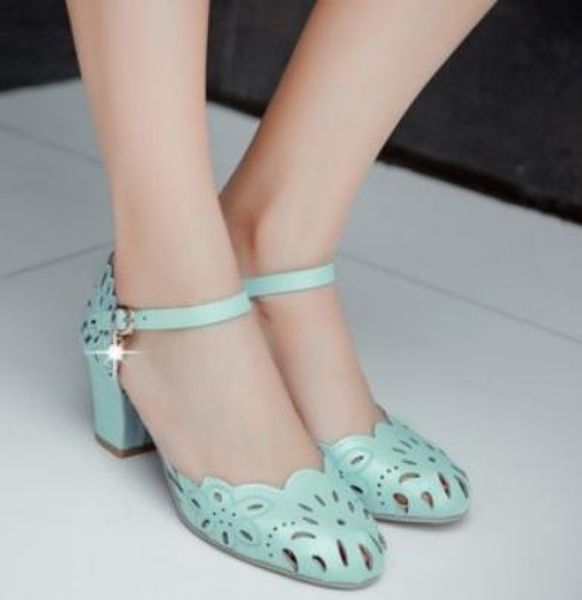 

2019 women's sandals in summer with new style middle heel coarse heel round head@58, Black
