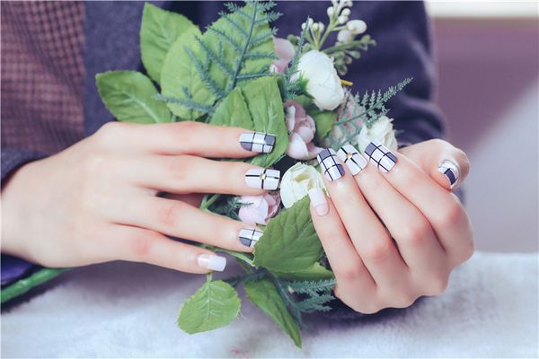 

24 pcs/set korean style four-color line finished false nail,short size full nails tips,lady finger art tool bride#, Red;gold