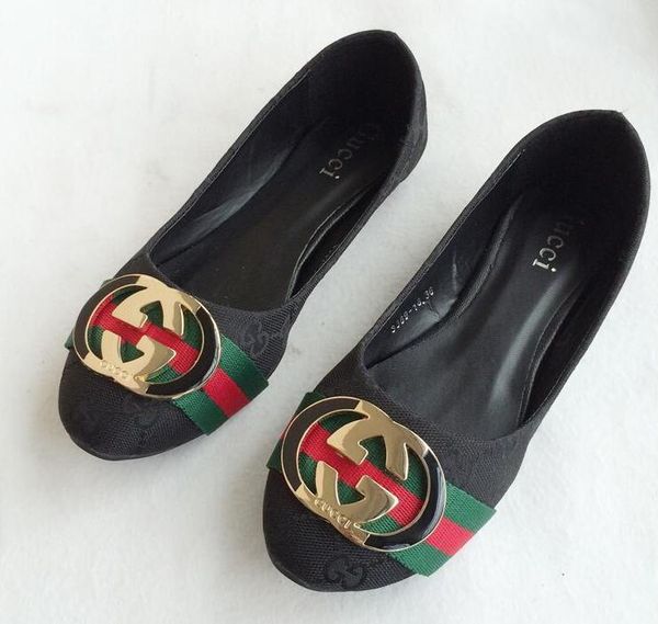 

The hottest selling women's fashion outdoor beach casual skateboard sandals, women's leather apartment Paris dancing shoes 36-42 66