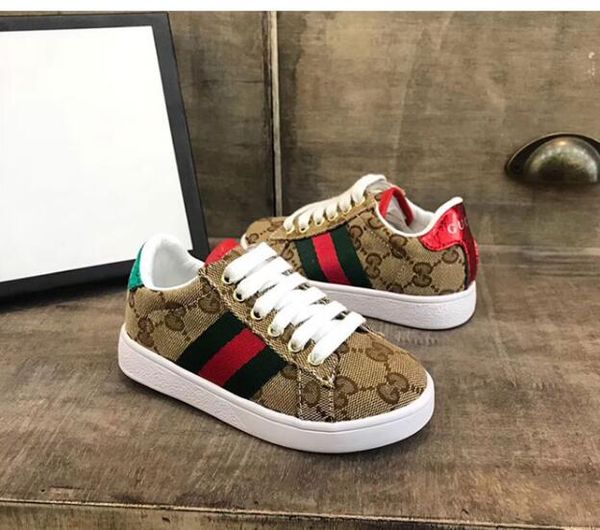 

Новая детская спортивная обувь для отдыха на толстой подошве