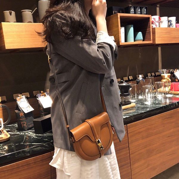 

2020 женская сумка плеча мода сумка новая мода полукруг saddle bag малый замок