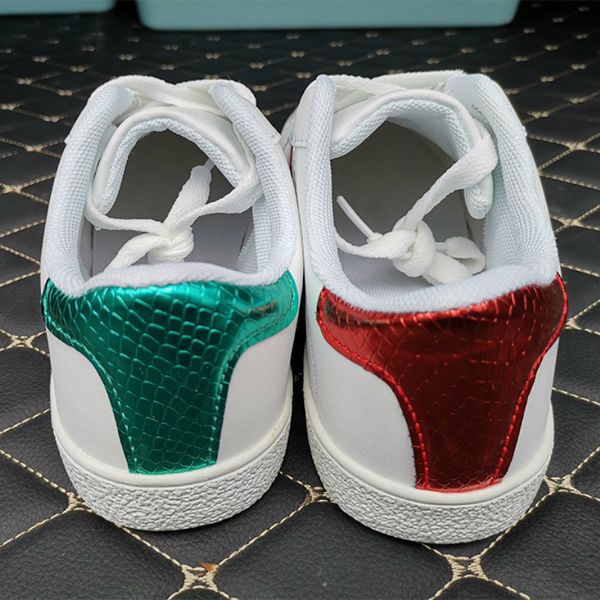 

new men bee embroidery little white shoes women new light classic sports casual shoes sneakers zapatos de hombre, Black