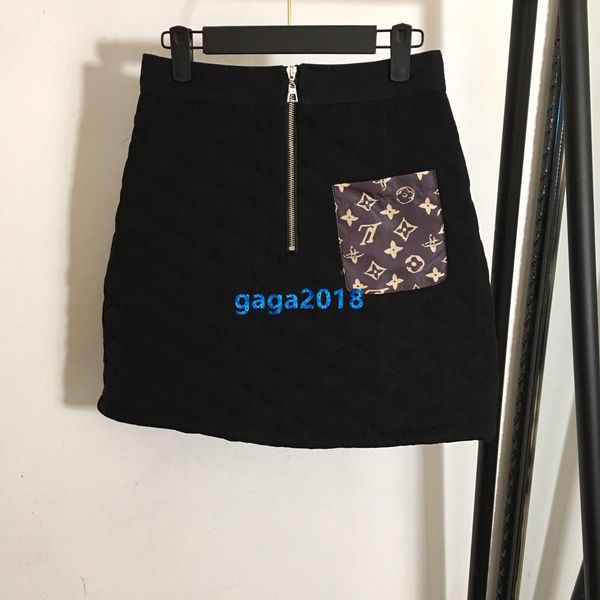 

high end женщины девушки мини плиссированные юбки с лоскутной монограммой письмо мотив юбка короткое платье a-line взлетно-посадочная полоса, Black