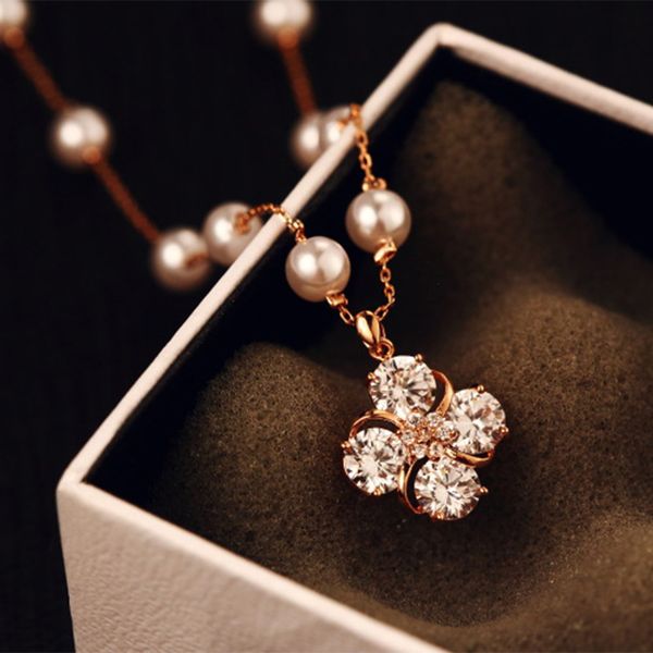 

wholesale- 45cm 18k gold korean style fashion designer short woman classic elegant pearl statemen choker necklace with flower pendant, Golden;silver