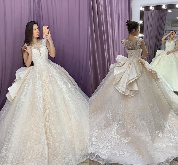 

2019 boho wedding dresses sheer jewel neck lace appliqued cap sleeves beach bridal gowns wedding dress sweep train vestido de novia, White