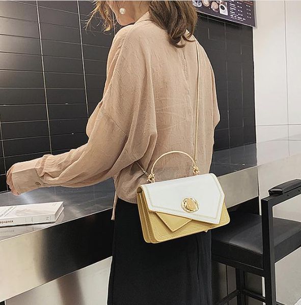 

2019 new little fresh fashion lock chain single shoulder oblique bag small packageaaa64