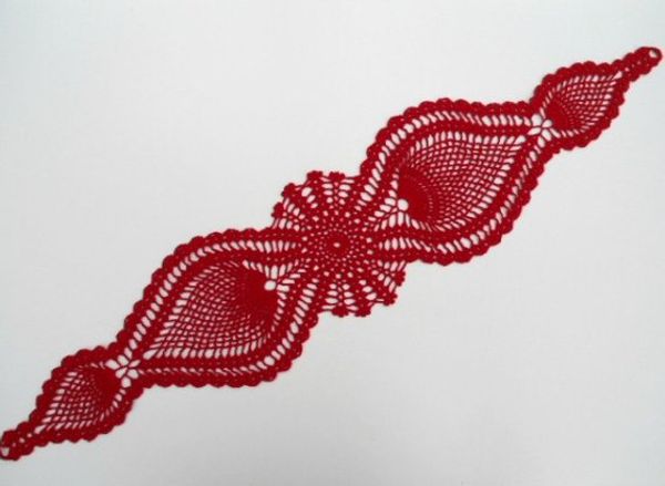 

1pcs hand crochet table runner , pineapple , oval doily red tablecloth christmas decoration, Black