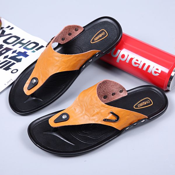 

flip slippers men wear leather slippers outside their feet in summer britain recreational trend men's beach large slipper sandal, Black