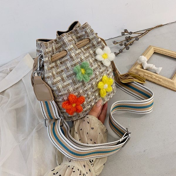 

jiulin personality woven bag 2019 autumn new korean wild bucket bag fashion flowers shoulder diagonal