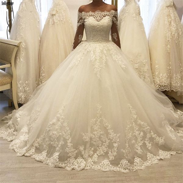 

luxury ball gown wedding dresses 2021 off the shoulder lace appliques long sleeves vintage plus size bridal gown vestido de noiva, White