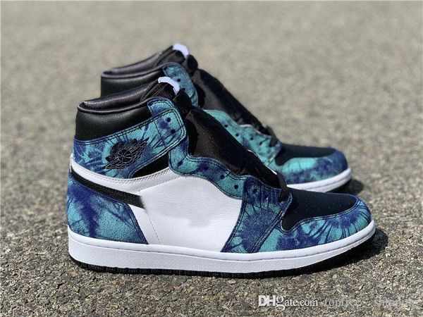 

air aauthentic 1 high og retro wmns tie-dye basketball shoes aurora green woman man sports sneakers cd0461-100 with box