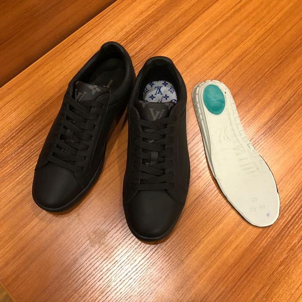 

Cla ic tyle for men me h lace up neaker black color hoe hiny effect out ole ca ual hoe brand hoe box