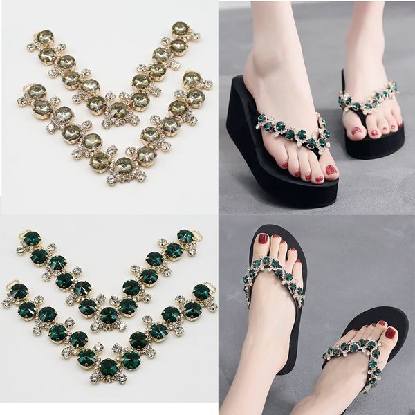 

2020new 100pcs round rhinestone shoes v connectors diy beach shoes or flip-flops flower decorative accessories lp227, Blike;white