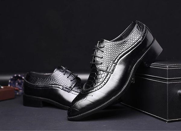 

2019 luxury designer leather brogue mens flats shoes casual british style men oxfords fashion dress shoes for mens big size x76 c25, Black