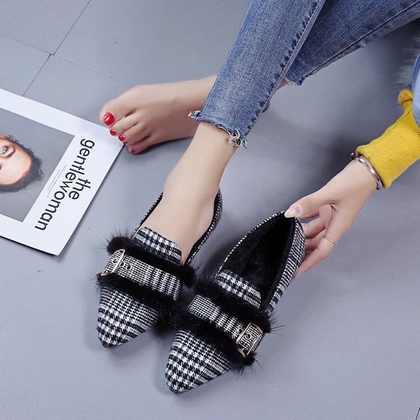 

net red fur shoes 2019 autumn and winter new lazy plaid retro baotou wear fashion wild muller shoes women, Black