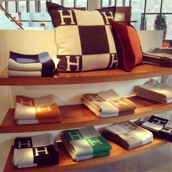 

signage h throw blanket home travel autumn winter scarf shawl warm everyday blankets 0.68kg size 170*140cm beige//gray/brown/green/pink 2020