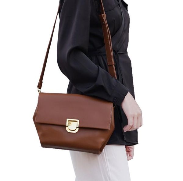 

Designer Women Senior Handbags Luxury Lady Temperament Shoulder Bag New Style Trapezoid Crossbody Office Worker Bag