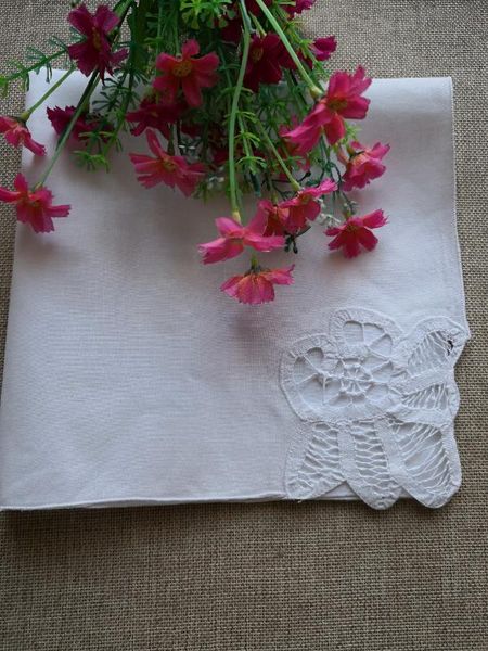

wholesale lot white embroidered napkin set with hand crochet frill 42*42cm