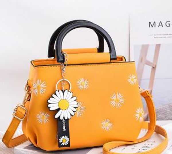 

2020 fashion new daisy handbag designer shoulder messenger bag lemon soda female bag trend wild