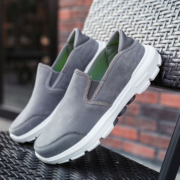 

2020 new man's driving shoes fashion summer soft moccasins men loafers artificial leather shoes male flats 39-45, Black