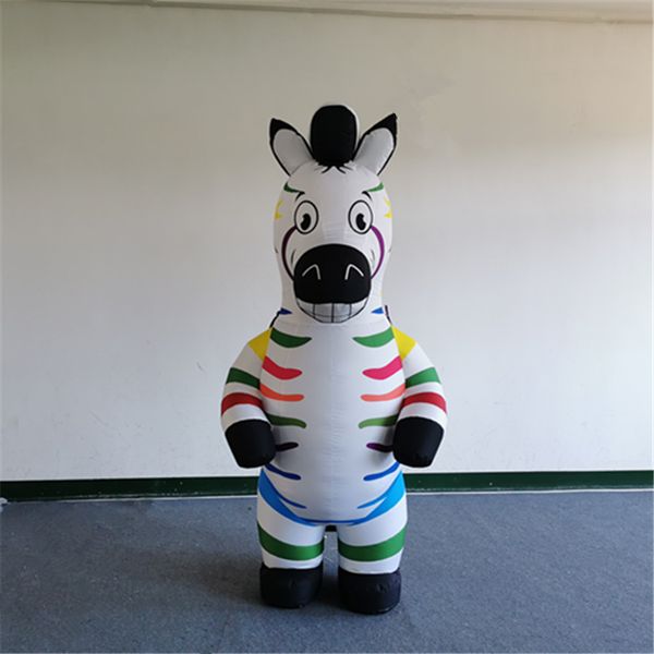 vendita all'ingrosso Costume gonfiabile del cavallo della zebra con la breve peluche per la decorazione del vestito dei gonfiabili di evento della fase del partito
