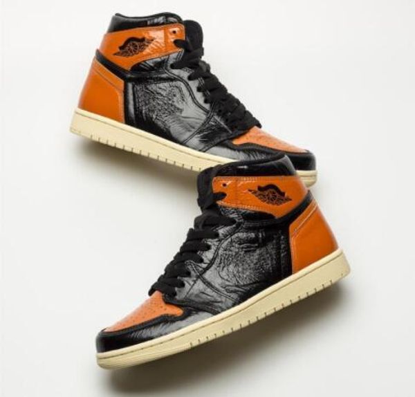 

2019 new 1 high og shattered backboard black orange black toe men basketball shoes 1s fashion sneakers athletic shoes trainers