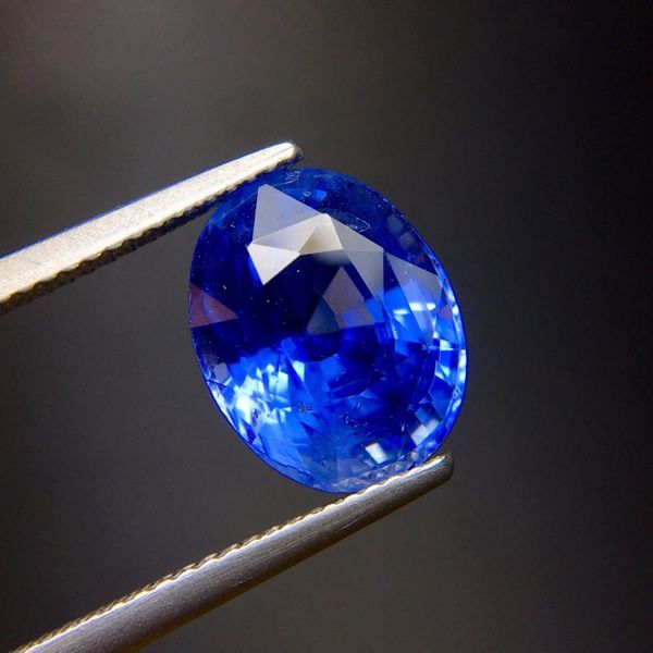 

loose gemstone gil certificate 7.56ct natural sri lanka origin unheat no indication cornflower blue sapphire loose gemstones, Black