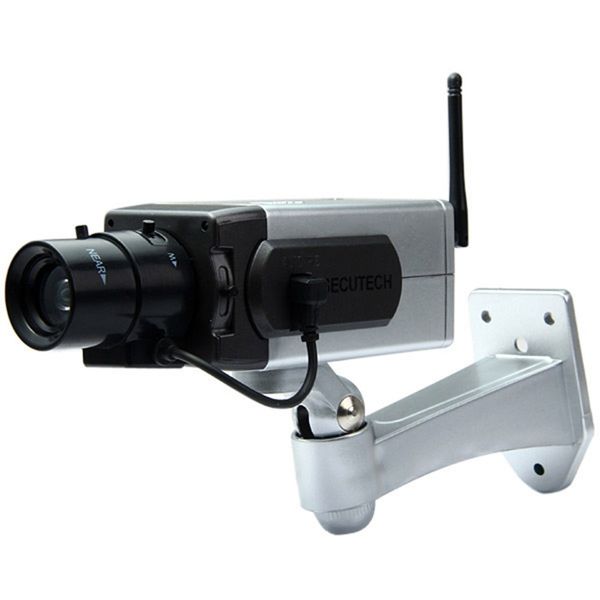 

battery powered practical economic dummy cctv security camera with activation light