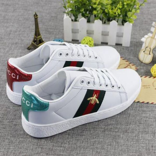 

2019 embroidery mall bee white hoe for outdoor comfortable women ca ual hoe flat neaker men zapato walking hoe